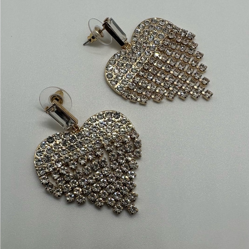 💛💎NWT GUESS Gold Tone Crystal Heart Dangle Statement Earrings Chandelier Sparkle - Picture 11 of 16